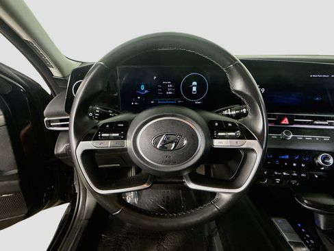 Used 2023 Hyundai Elantra Limited FWD image 13