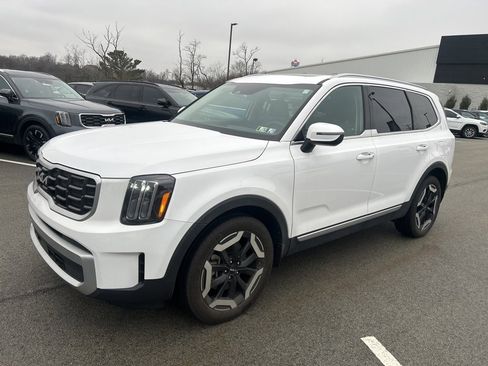 Used 2023 Kia Telluride S w/ S Sunroof Package image 4