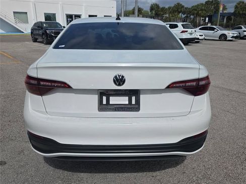 Used 2024 Volkswagen Jetta S image 4