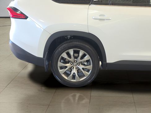 Used 2024 Toyota Grand Highlander AWD image 31