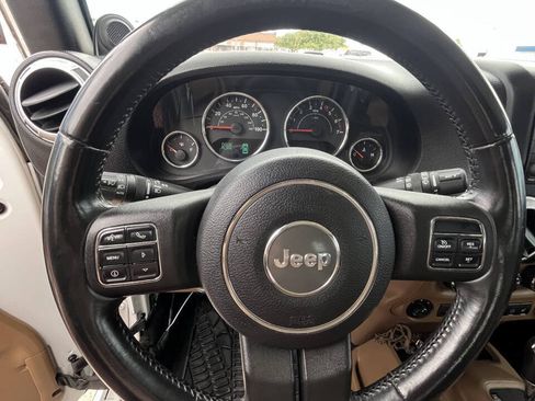 Used 2011 Jeep Wrangler Unlimited Sahara w/ Dual Top Group AWD/4WD image 13