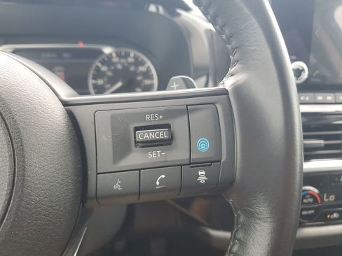 Used 2024 Nissan Pathfinder SV AWD/4WD image 20