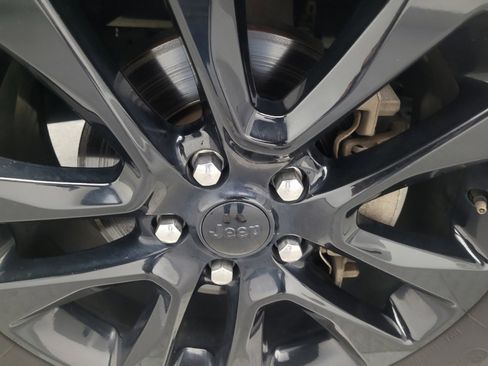 Used 2019 Jeep Grand Cherokee Altitude image 31