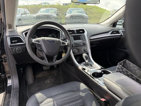 Used 2016 Ford Fusion SE image 20