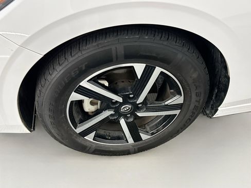 Used 2024 Nissan Sentra SV image 11