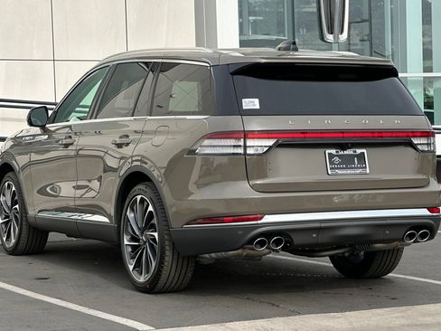 New 2026 Lincoln Aviator Reserve w/ Luxury Package RWD image 5