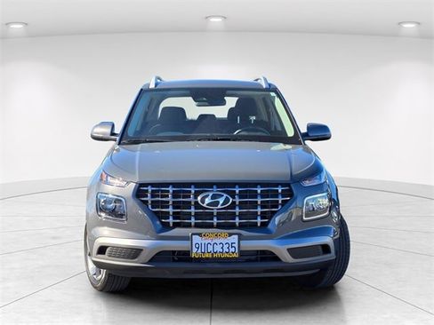 Certified 2025 Hyundai Venue SEL image 3