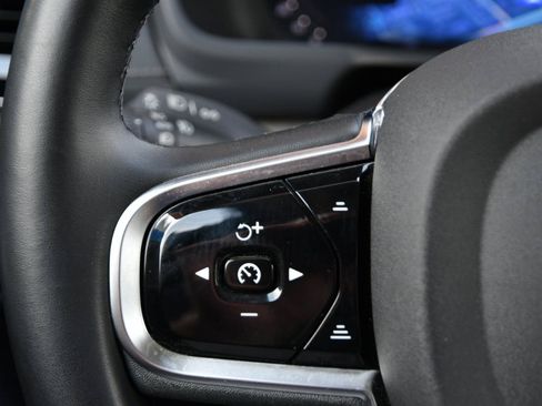 Used 2025 Volvo XC90 B6 Ultra w/ Lounge Package AWD/4WD image 13