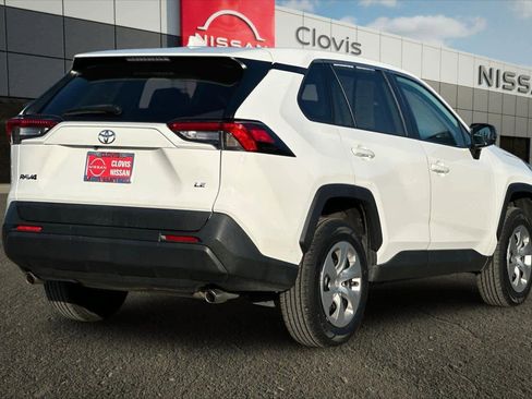 Used 2022 Toyota RAV4 LE image 3