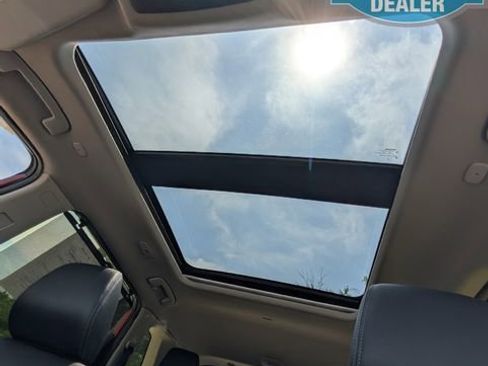 Used 2025 Nissan Rogue SL w/ SL Premium Package FWD image 12