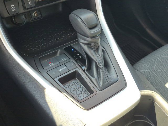 Used 2023 Toyota RAV4 XLE w/ Convenience Package FWD image 12