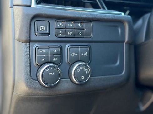 New 2026 Chevrolet Suburban LT w/ Comfort Package image 17