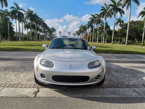 Used 2006 MAZDA MX-5 Miata Grand Touring RWD image 29