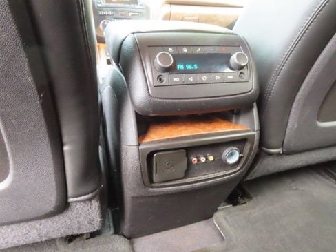 Used 2010 Buick Enclave CXL AWD/4WD image 17