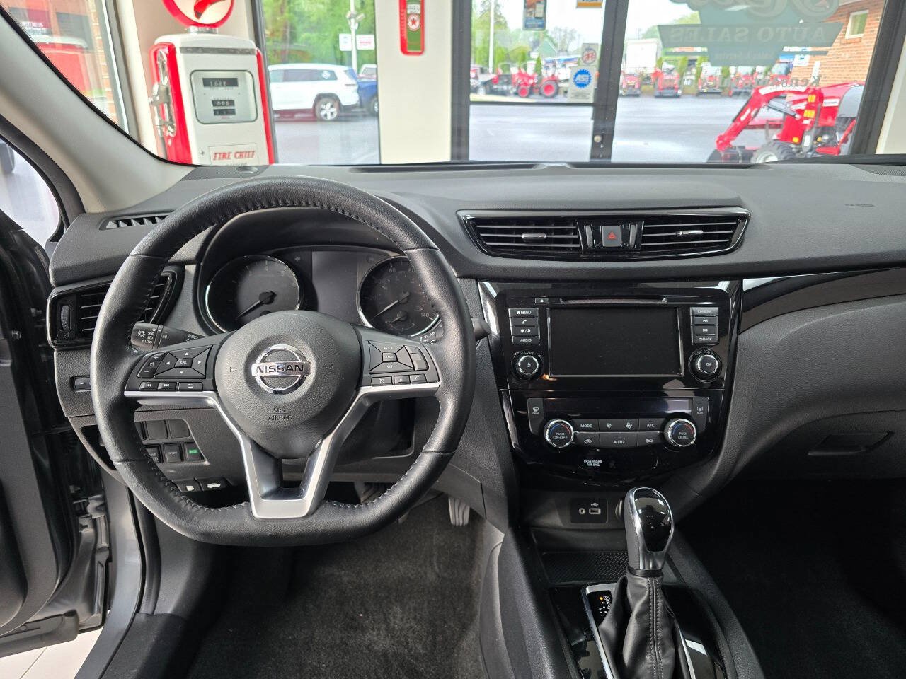 Used 2022 Nissan Rogue Sport SV AWD/4WD image 26