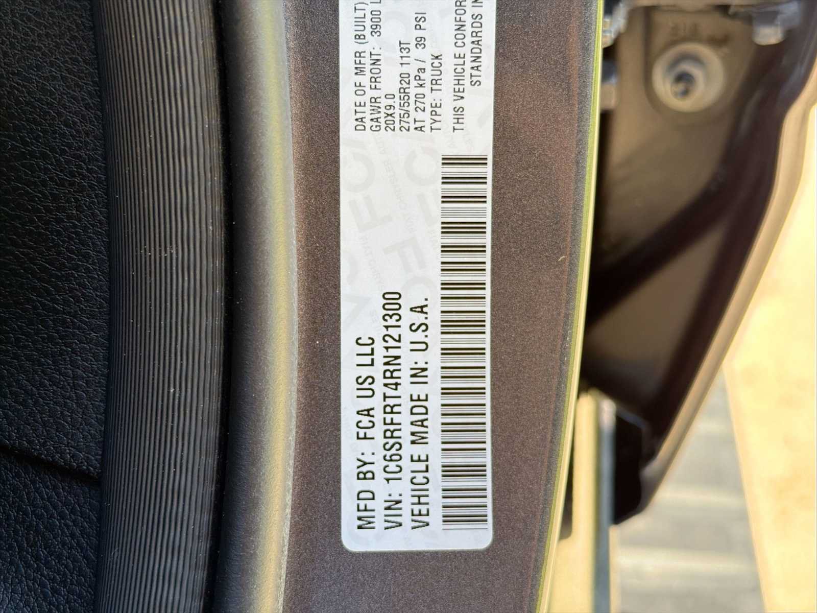 Used 2024 RAM 1500 Laramie AWD/4WD image 32
