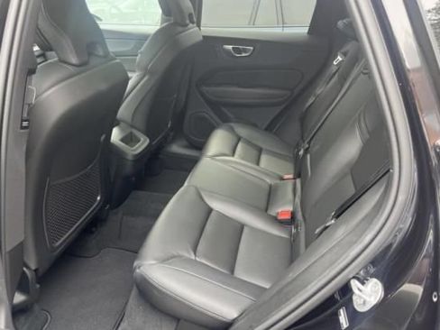 Used 2025 Volvo XC60 B5 Core AWD/4WD image 7