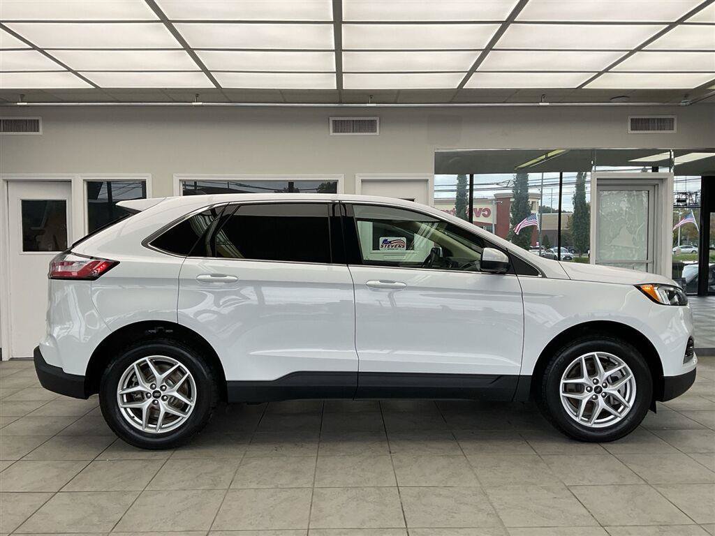 Used 2024 Ford Edge SEL w/ Convenience Package AWD/4WD image 4