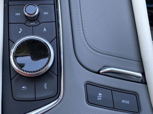 Used 2023 Cadillac XT6 Premium Luxury w/ Technology Package image 22