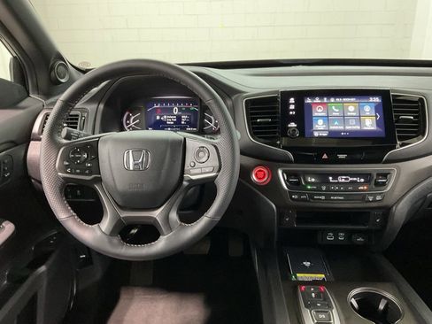 Used 2025 Honda Passport TrailSport image 8
