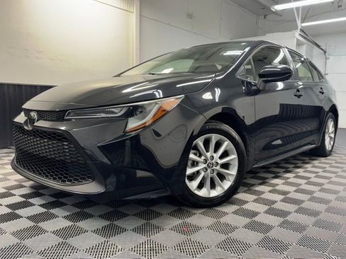 Used 2021 Toyota Corolla LE w/ LE Convenience Package FWD image 3