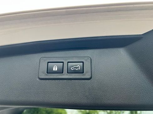Used 2023 Subaru Outback Premium AWD/4WD image 21
