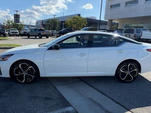 Used 2023 Nissan Altima 2.5 SR image 5