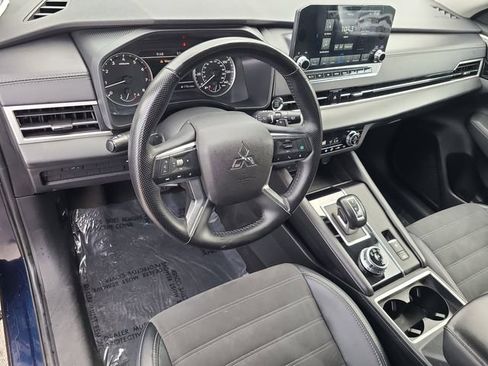 Used 2024 Mitsubishi Outlander SE AWD/4WD image 18
