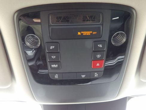 Used 2026 Kia Carnival LXS FWD image 20
