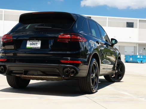 Used 2016 Porsche Cayenne Diesel AWD/4WD image 40