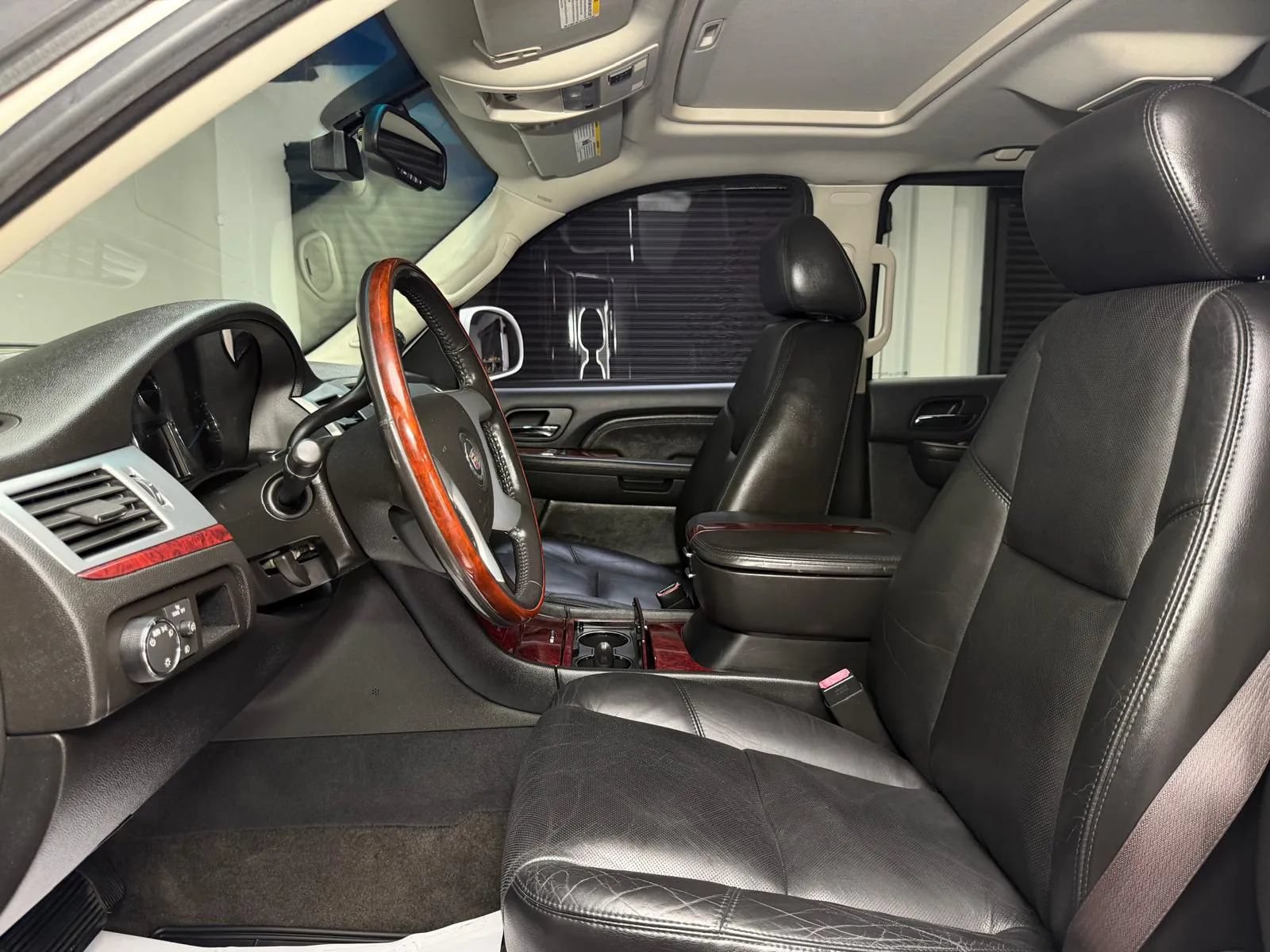 Used 2008 Cadillac Escalade EXT AWD/4WD image 26