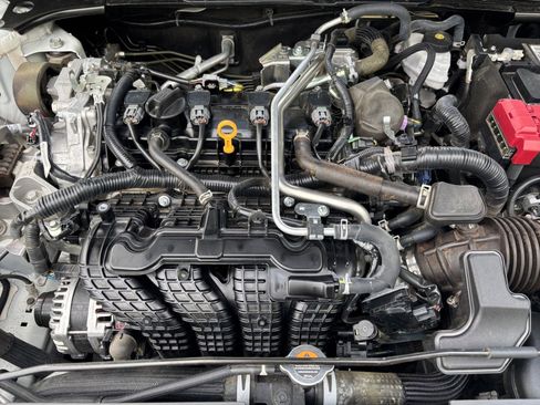 Used 2025 Nissan Altima 2.5 SV FWD image 33