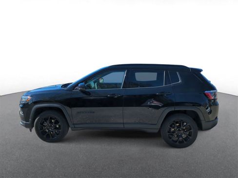 Certified 2022 Jeep Compass Altitude image 5