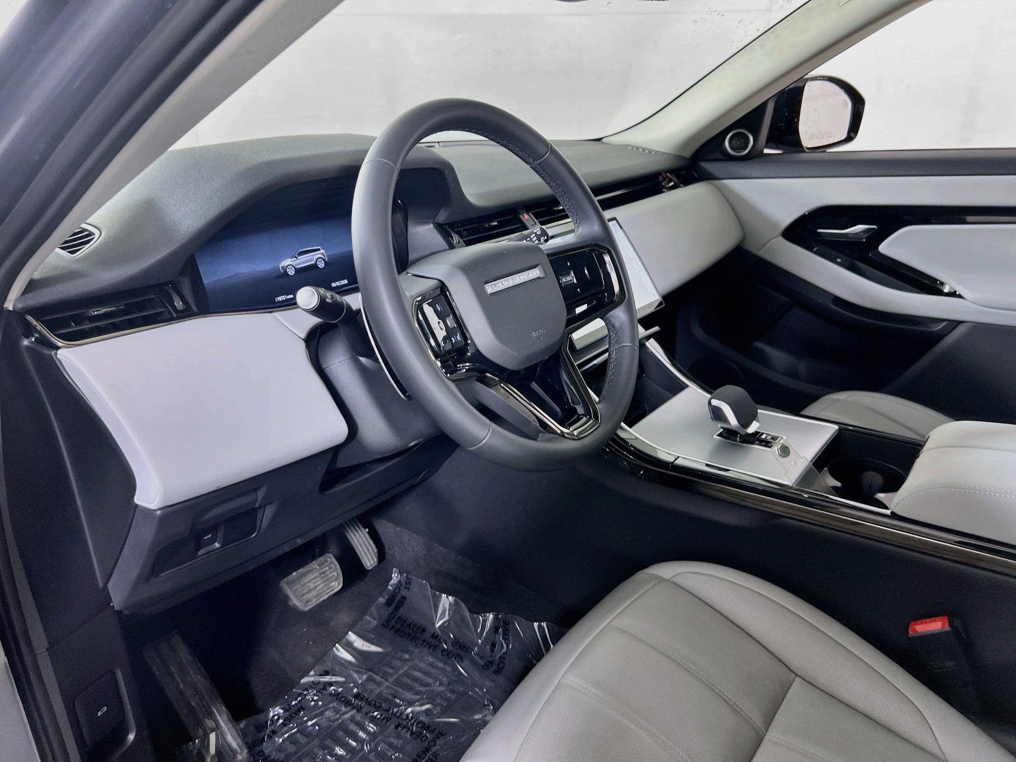Used 2024 Land Rover Range Rover Evoque S AWD/4WD image 9