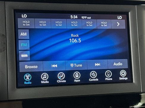 Used 2020 Chrysler Pacifica Touring-L image 21