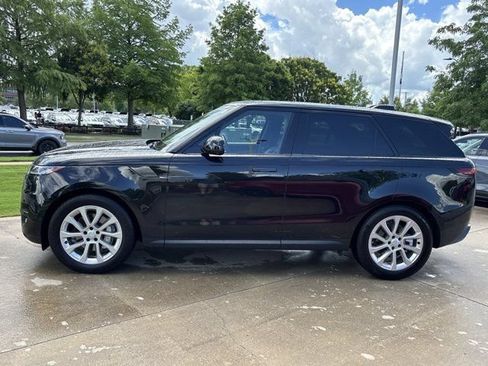 Used 2025 Land Rover Range Rover Sport SE AWD/4WD image 11
