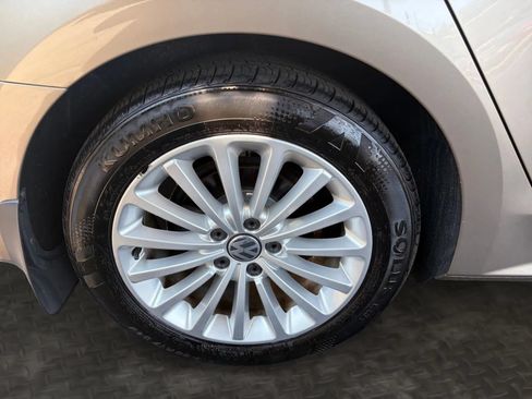 Used 2016 Volkswagen Passat 1.8T SE FWD image 39