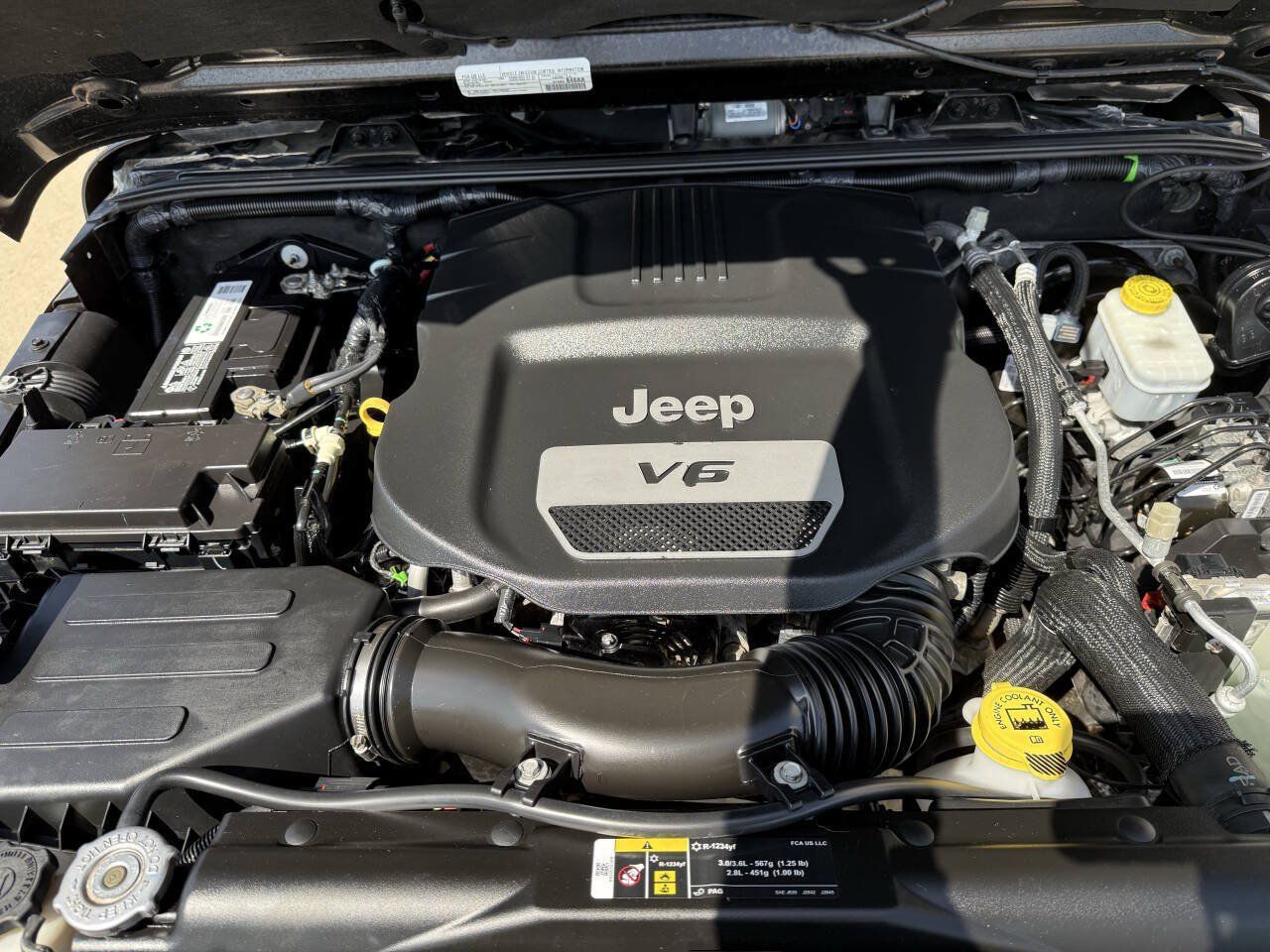 Used 2017 Jeep Wrangler Unlimited Sahara AWD/4WD image 10