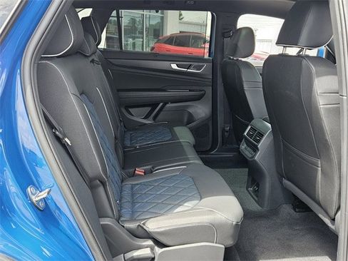 New 2025 Volkswagen Atlas Cross Sport SEL Premium R-Line image 17