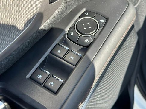 New 2025 Ford Expedition Active image 12