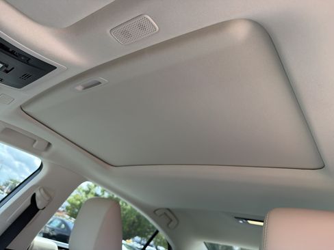 Used 2024 Lexus ES 350 w/ Premium Package FWD image 20