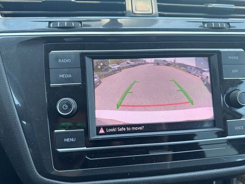 Used 2023 Volkswagen Tiguan S FWD image 17