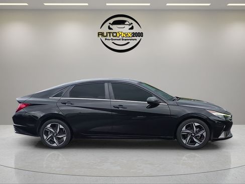 Used 2021 Hyundai Elantra SEL FWD image 8