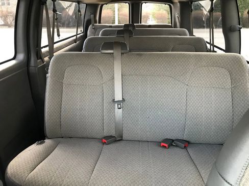 Used 2017 Chevrolet Express 3500 LT w/ LT Preferred Equipment Group image 26