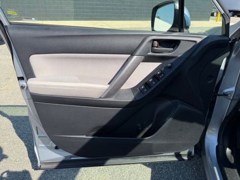Used 2015 Subaru Forester 2.5i Premium image 19