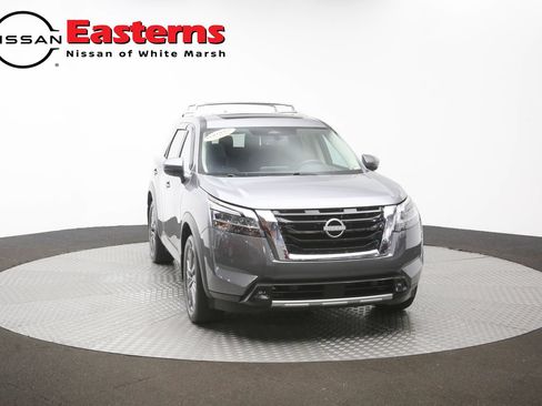 Used 2024 Nissan Pathfinder SL AWD/4WD image 51