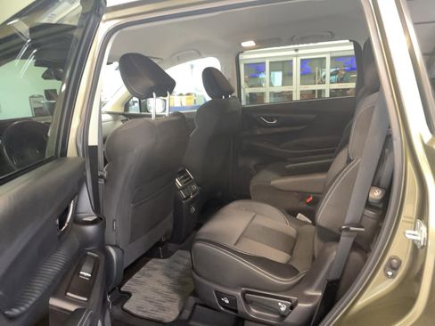 Used 2024 Subaru Ascent Premium w/ Convenience Package image 21