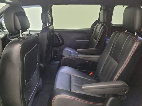 Used 2016 Dodge Grand Caravan R/T w/ Safety Sphere Group FWD image 18