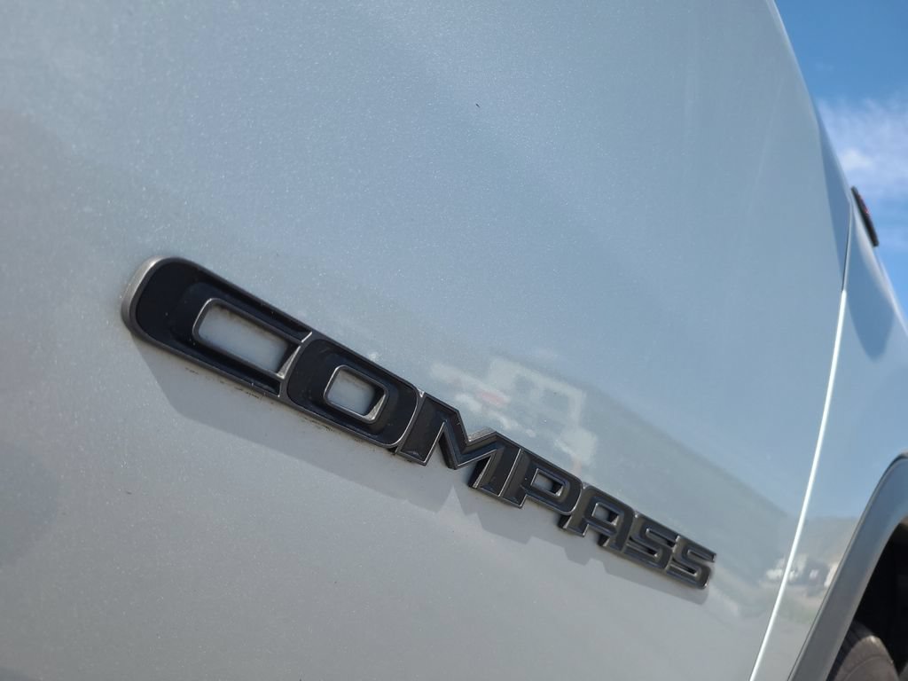 Used 2025 Jeep Compass Trailhawk AWD/4WD image 16