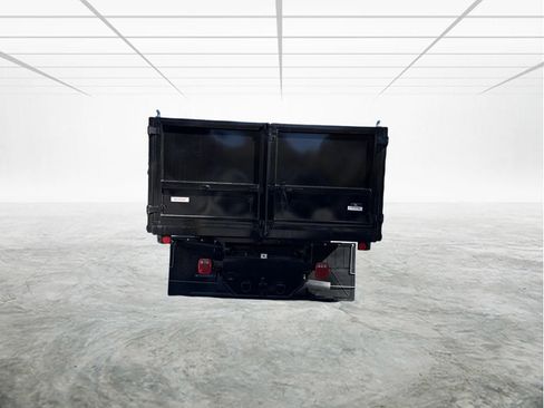 Used 2023 RAM 3500 Tradesman w/ Chrome Appearance Group image 5